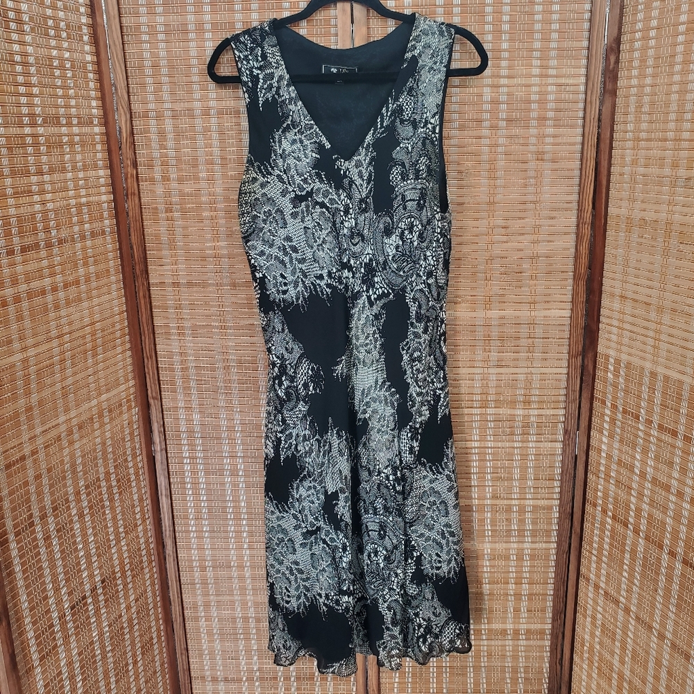 ♧ Lily Floral Sleeveless V-Neck Chiffon Dress Size 2X Black and White